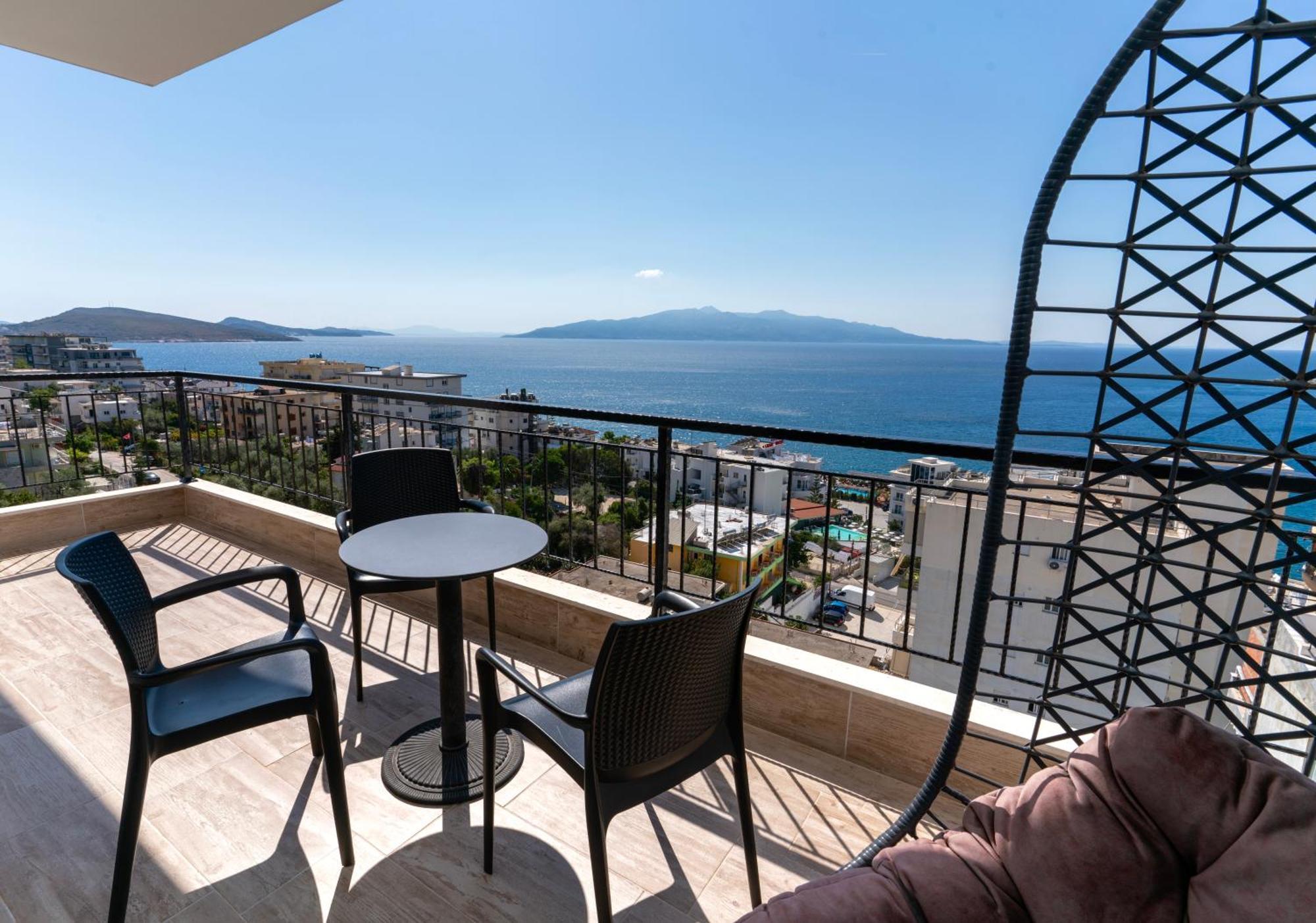 Blissful Apartments Sarande Exterior photo