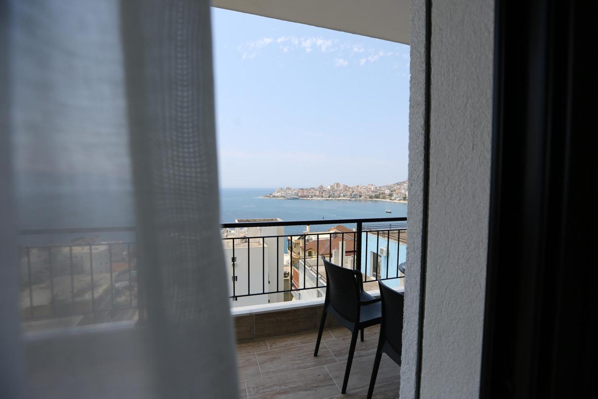 Blissful Apartments Sarande Exterior photo