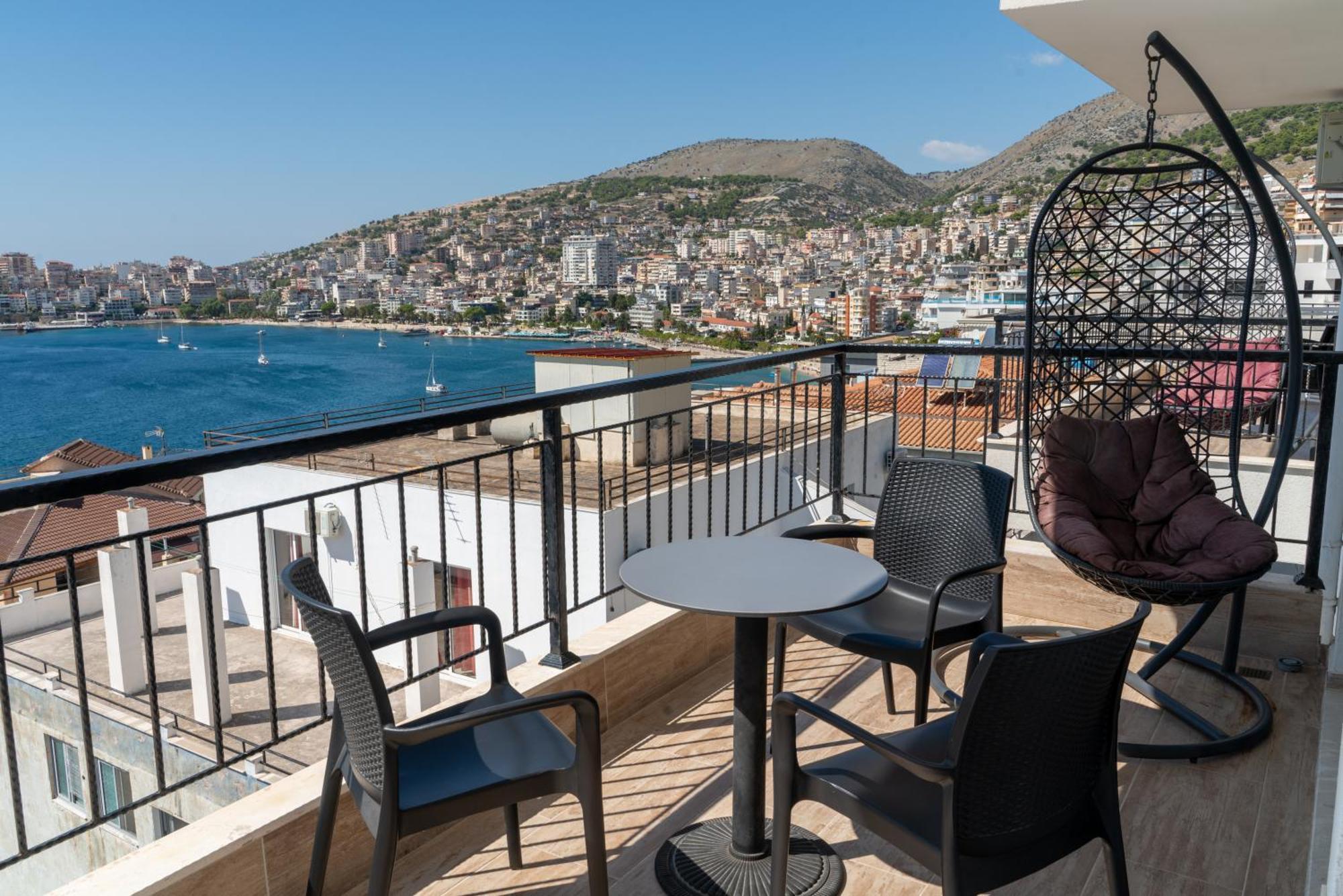 Blissful Apartments Sarande Exterior photo